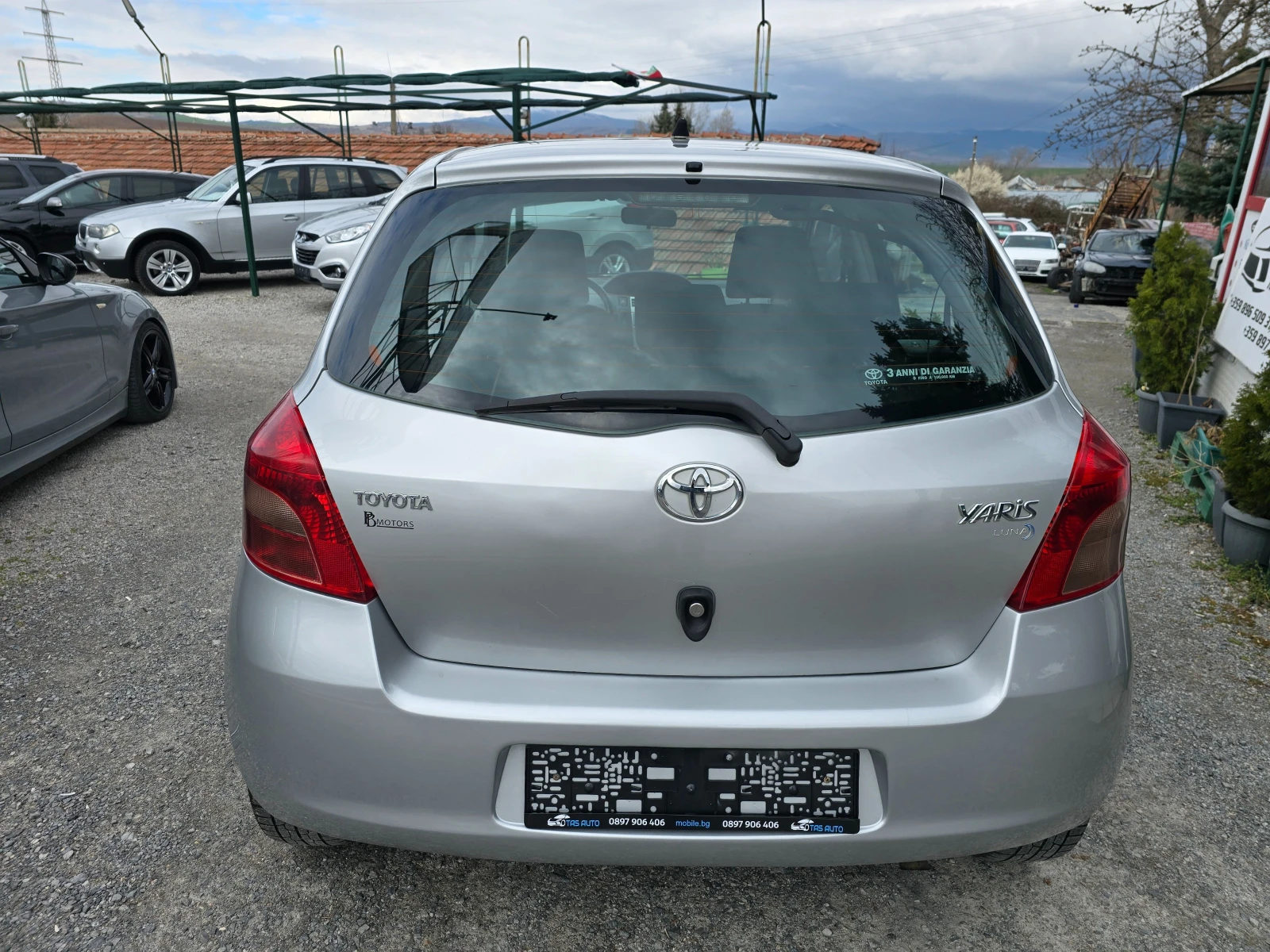 Toyota Yaris 1.3i-Luna , снимка 5 - Автомобили и джипове - 54031858