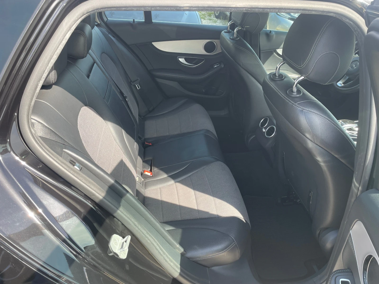 Mercedes-Benz C 220 AMG TOP, снимка 14 - Автомобили и джипове - 54258171