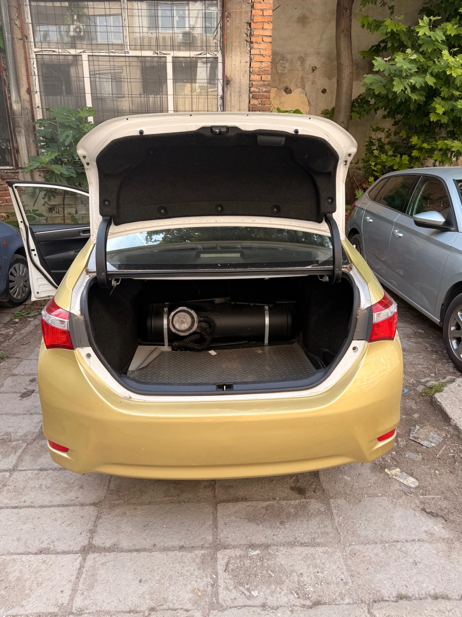Toyota Corolla, снимка 4 - Автомобили и джипове - 54921675