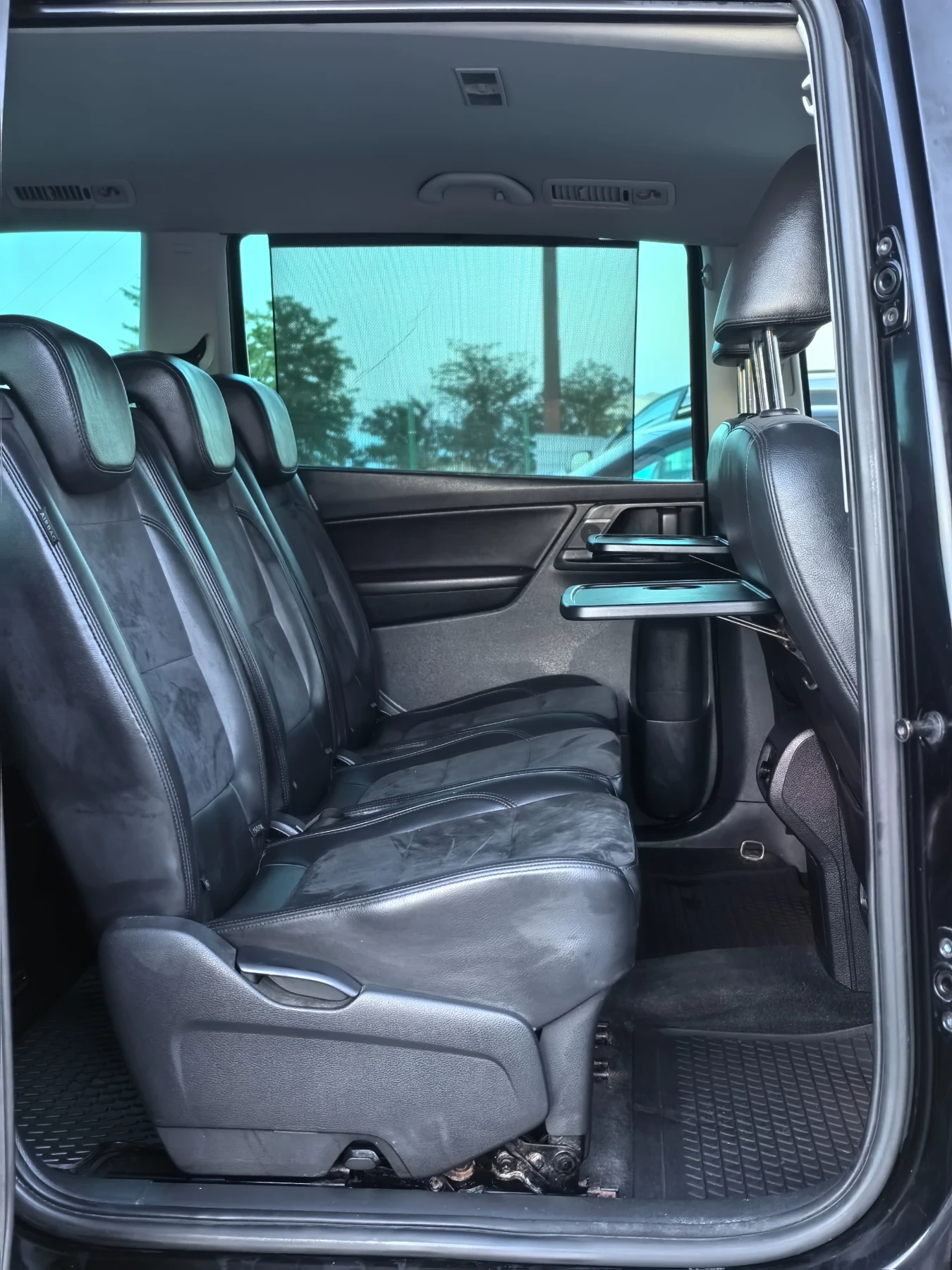 VW Sharan 2.0 TDI * 140 к.с * 7 места, снимка 11 - Автомобили и джипове - 54980430