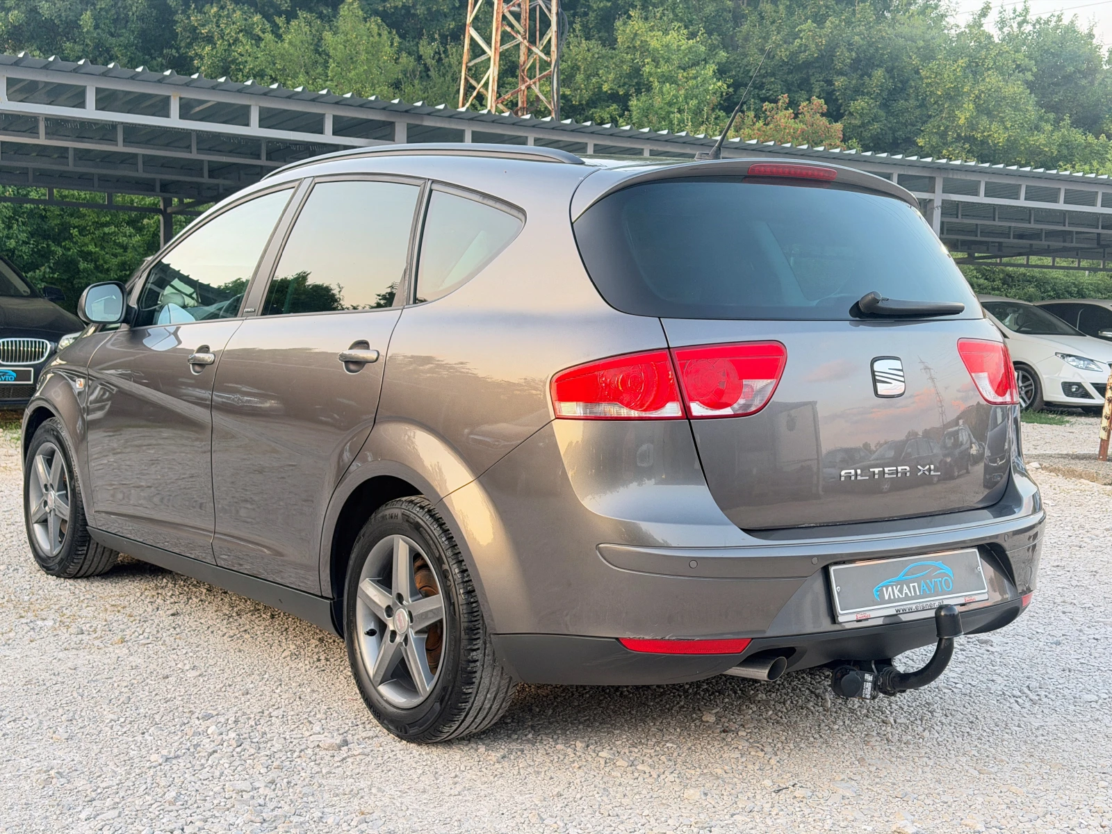 Seat Altea XL 1.6TDi АВТОМАТИК, снимка 6 - Автомобили и джипове - 55098616
