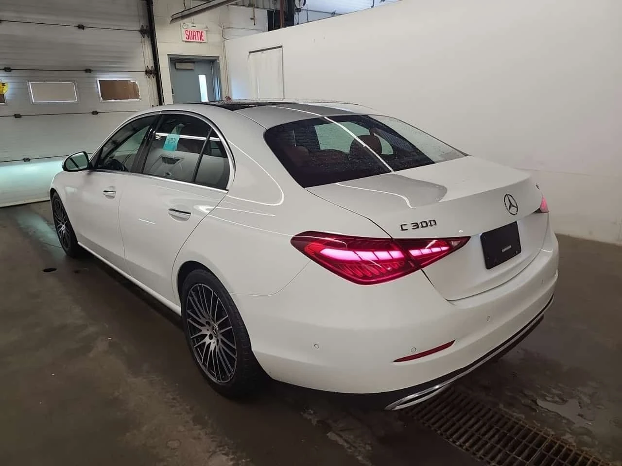 Mercedes-Benz C 300 * CARFAX * Един собственик * Без инциденти * , снимка 5 - Автомобили и джипове - 55215802