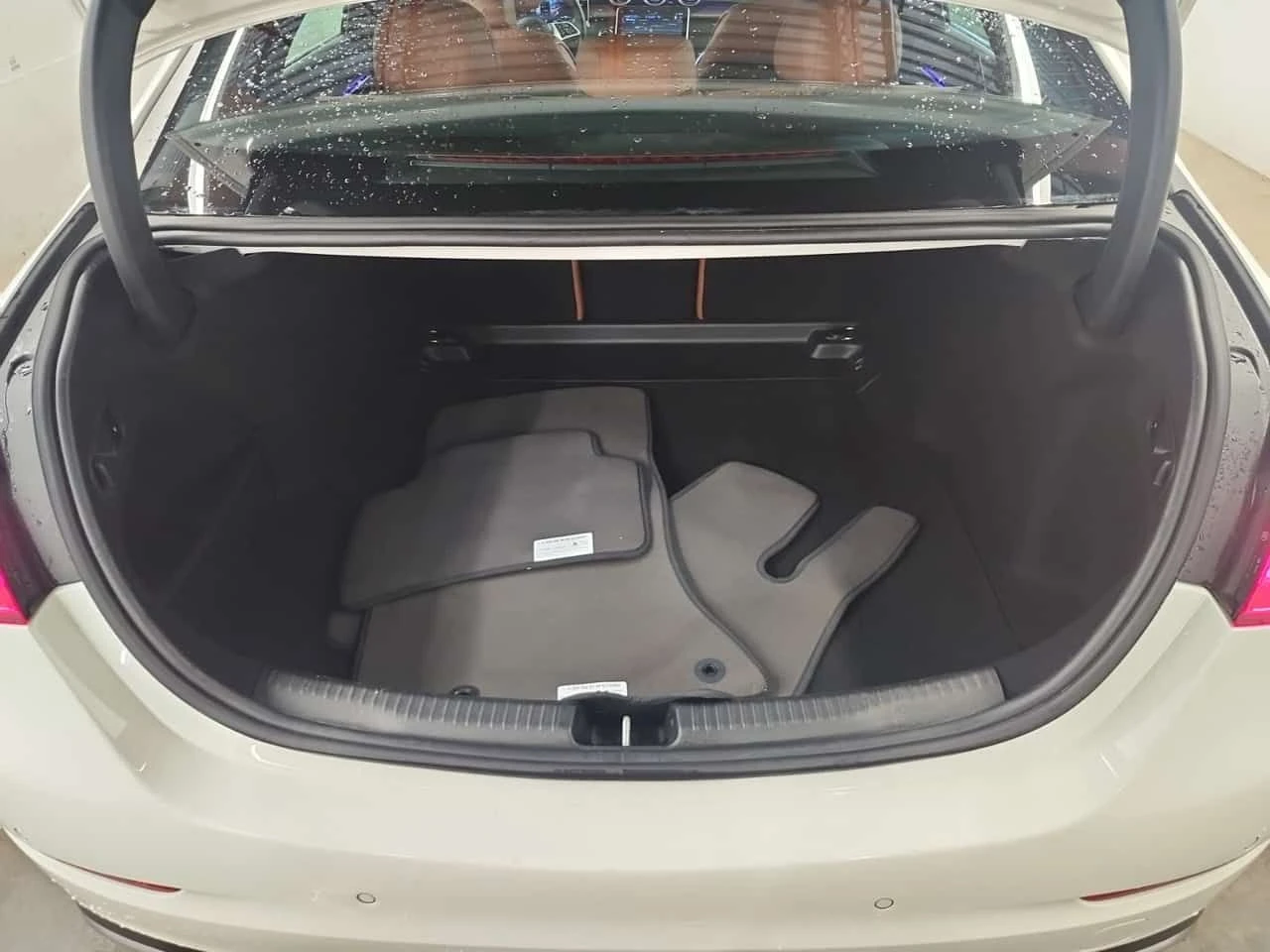 Mercedes-Benz C 300 * CARFAX * Един собственик * Без инциденти * , снимка 14 - Автомобили и джипове - 55215802