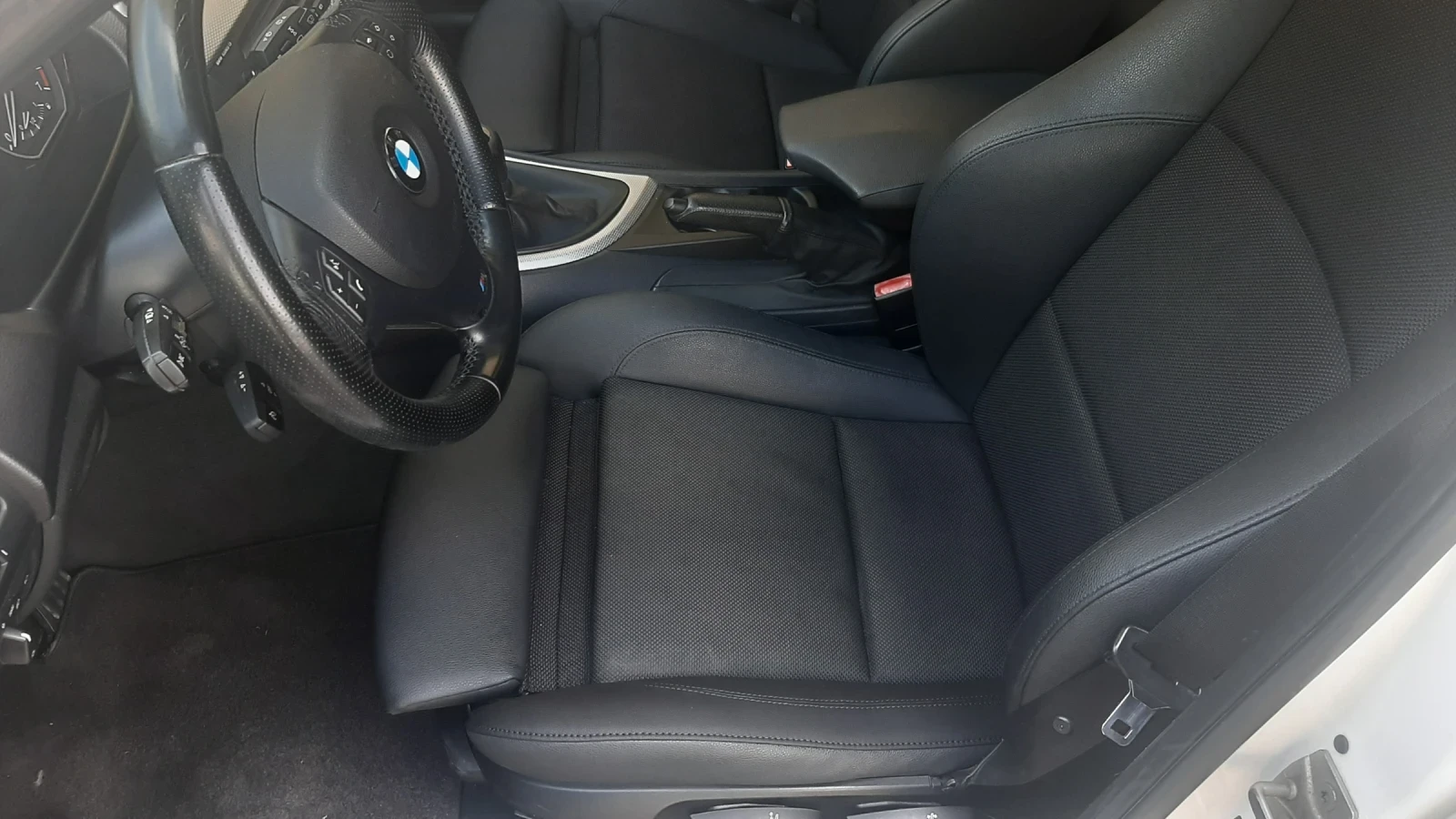 BMW 120 2.0 Бензин УНИКАЛНА М ПАКЕТ , снимка 8 - Автомобили и джипове - 55216414
