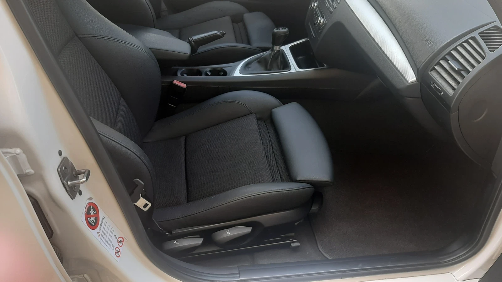 BMW 120 2.0 Бензин УНИКАЛНА М ПАКЕТ , снимка 12 - Автомобили и джипове - 55216414