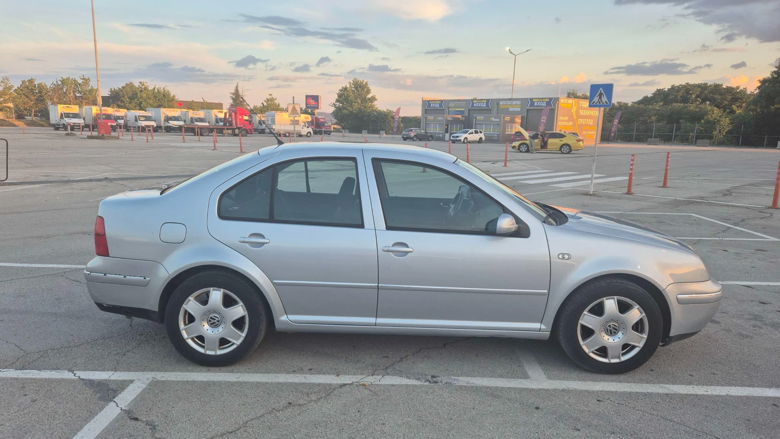 VW Bora, снимка 4 - Автомобили и джипове - 55287573