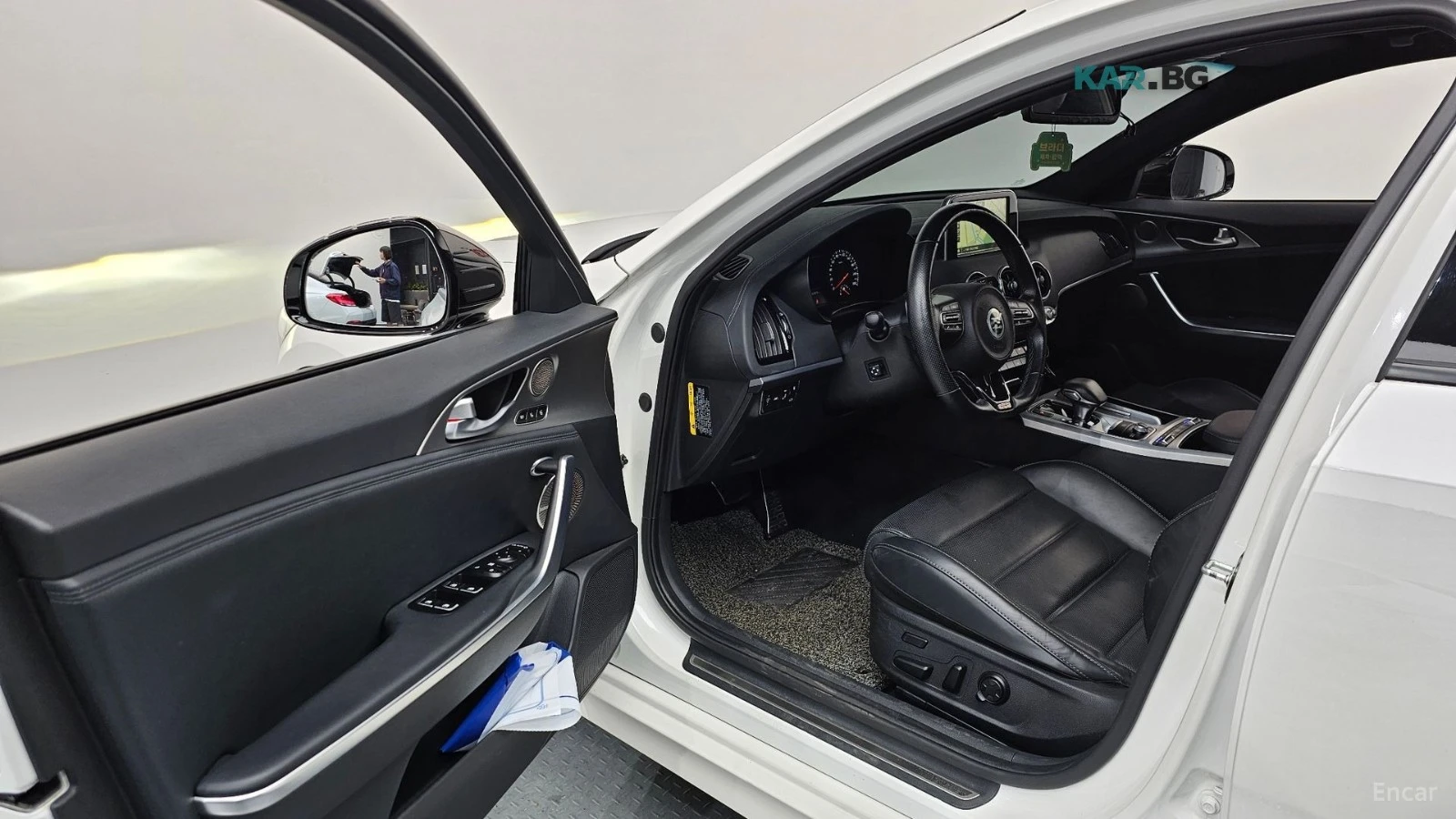 Kia Stinger 3.3 GT TURBO* ОБДУХ* 360* HUD* НАВИ* КАМЕРА , снимка 9 - Автомобили и джипове - 56047788