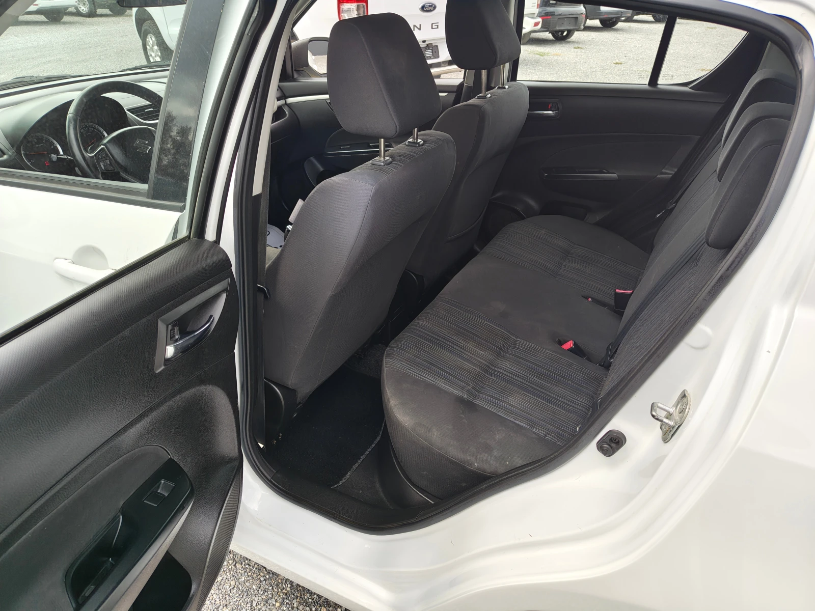 Suzuki Swift 1.3  | Mobile.bg � ����������� 12