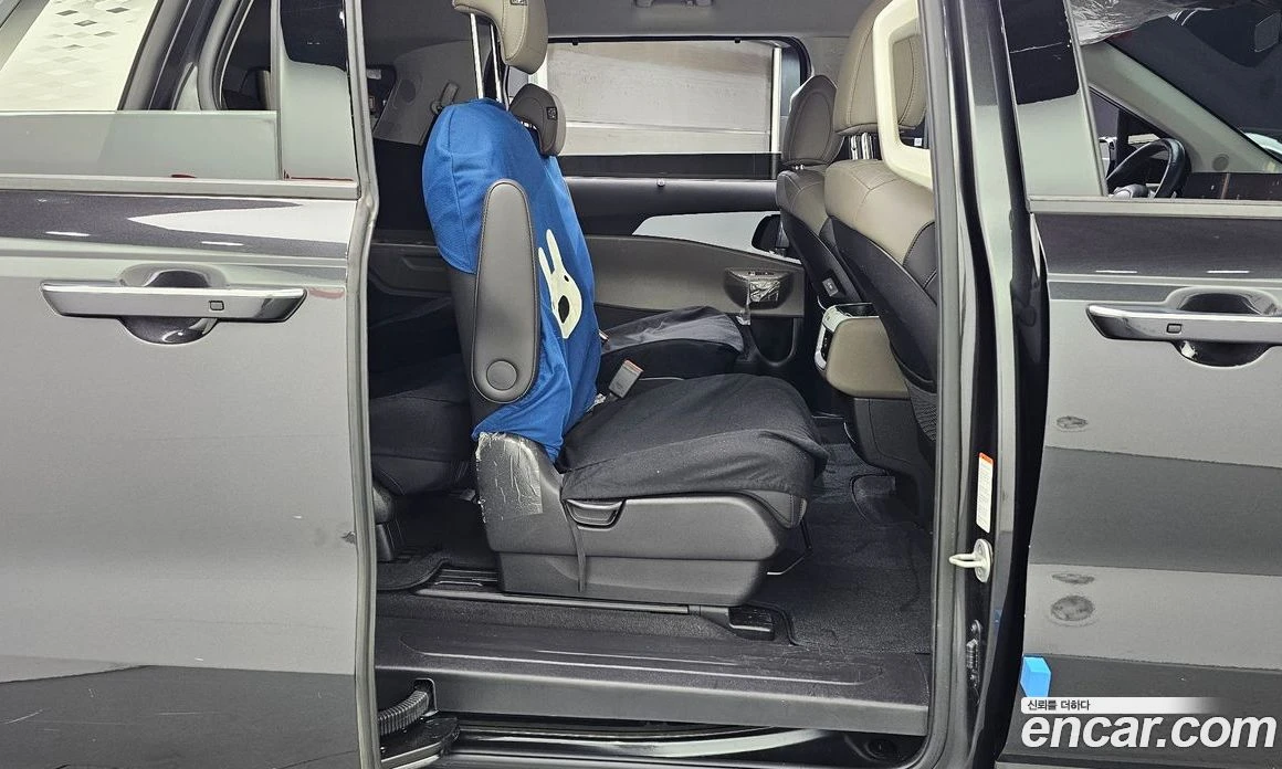 Kia Carnival Diesel 9-Seater Noblesse, снимка 12 - Автомобили и джипове - 56155327