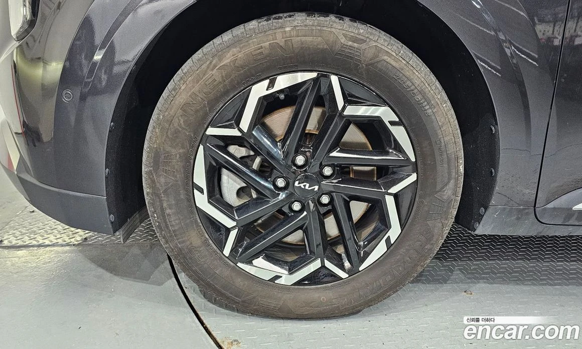 Kia Carnival Diesel 9-Seater Noblesse, снимка 5 - Автомобили и джипове - 56155327