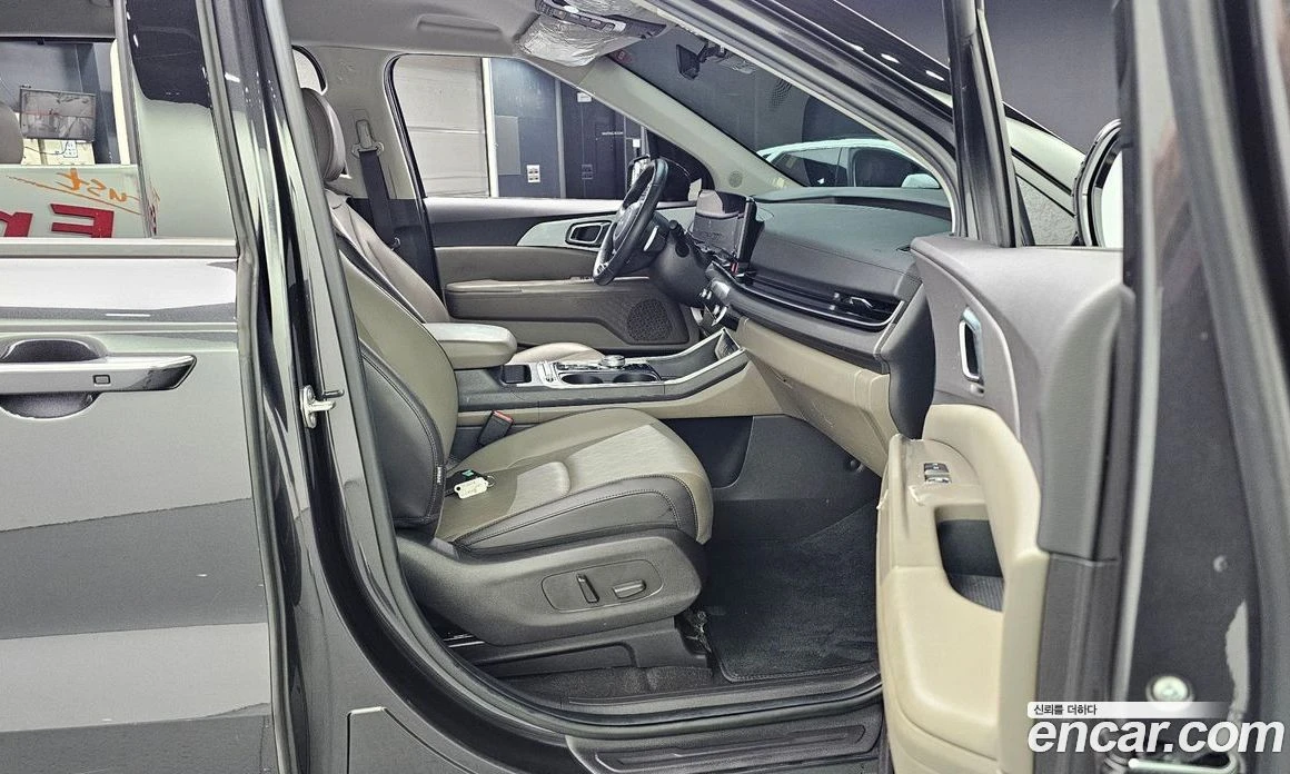 Kia Carnival Diesel 9-Seater Noblesse, снимка 11 - Автомобили и джипове - 56155327