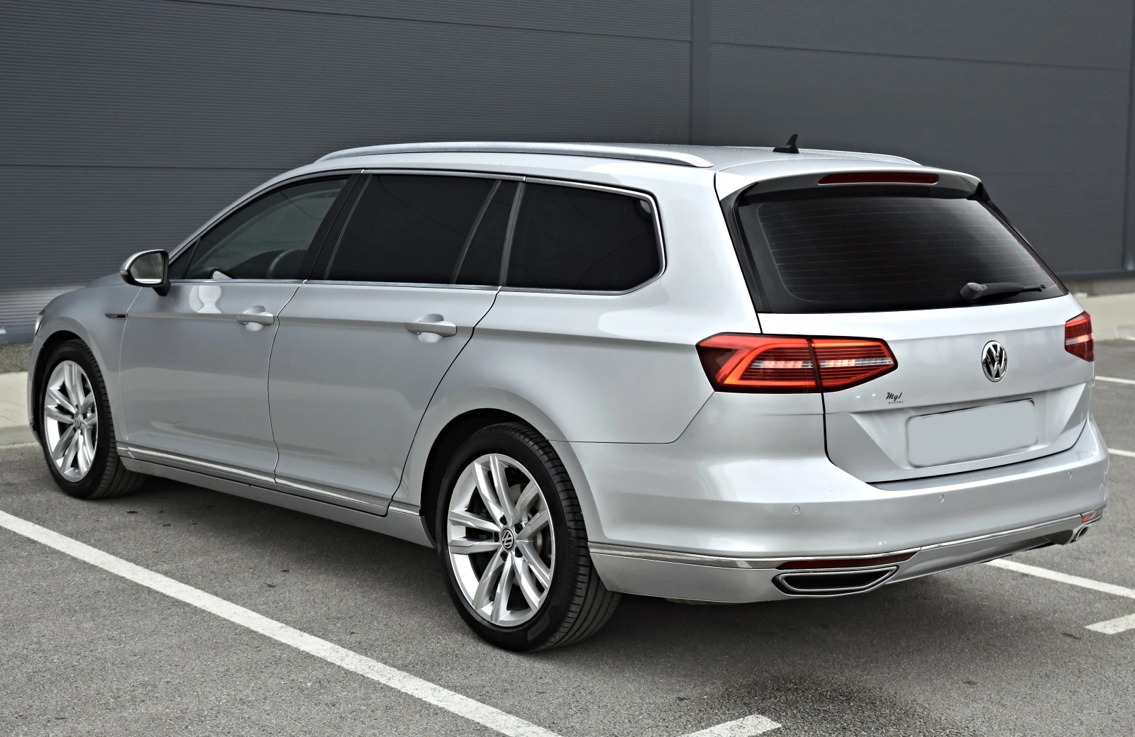 VW Passat 240hp 4 MOTION //ПОДГРЕВ/-ДИГИТАЛ/, снимка 6 - Автомобили и джипове - 56275913