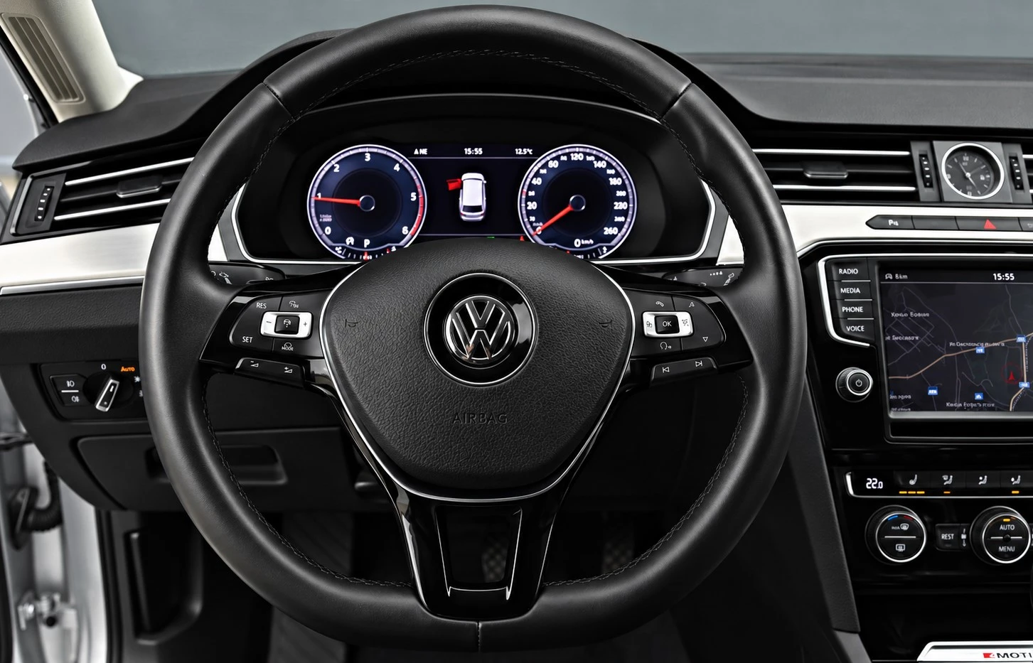 VW Passat 240hp 4 MOTION //ПОДГРЕВ/-ДИГИТАЛ/, снимка 8 - Автомобили и джипове - 56275913
