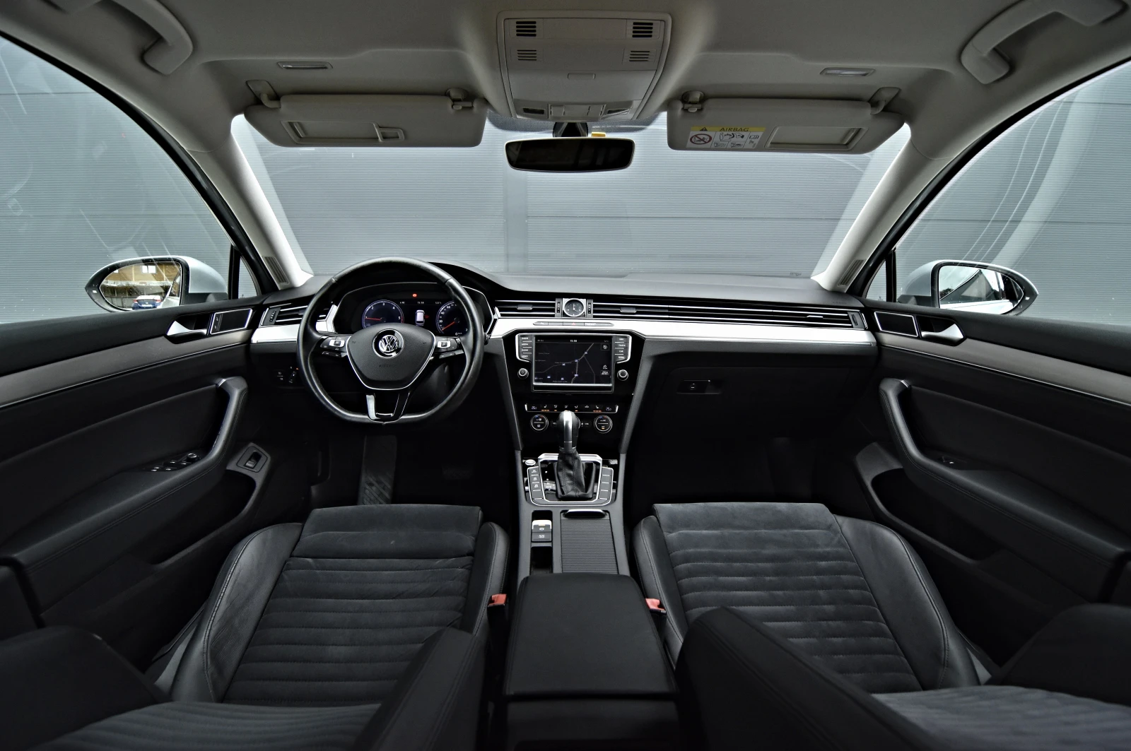 VW Passat 240hp 4 MOTION //ПОДГРЕВ/-ДИГИТАЛ/, снимка 14 - Автомобили и джипове - 56275913