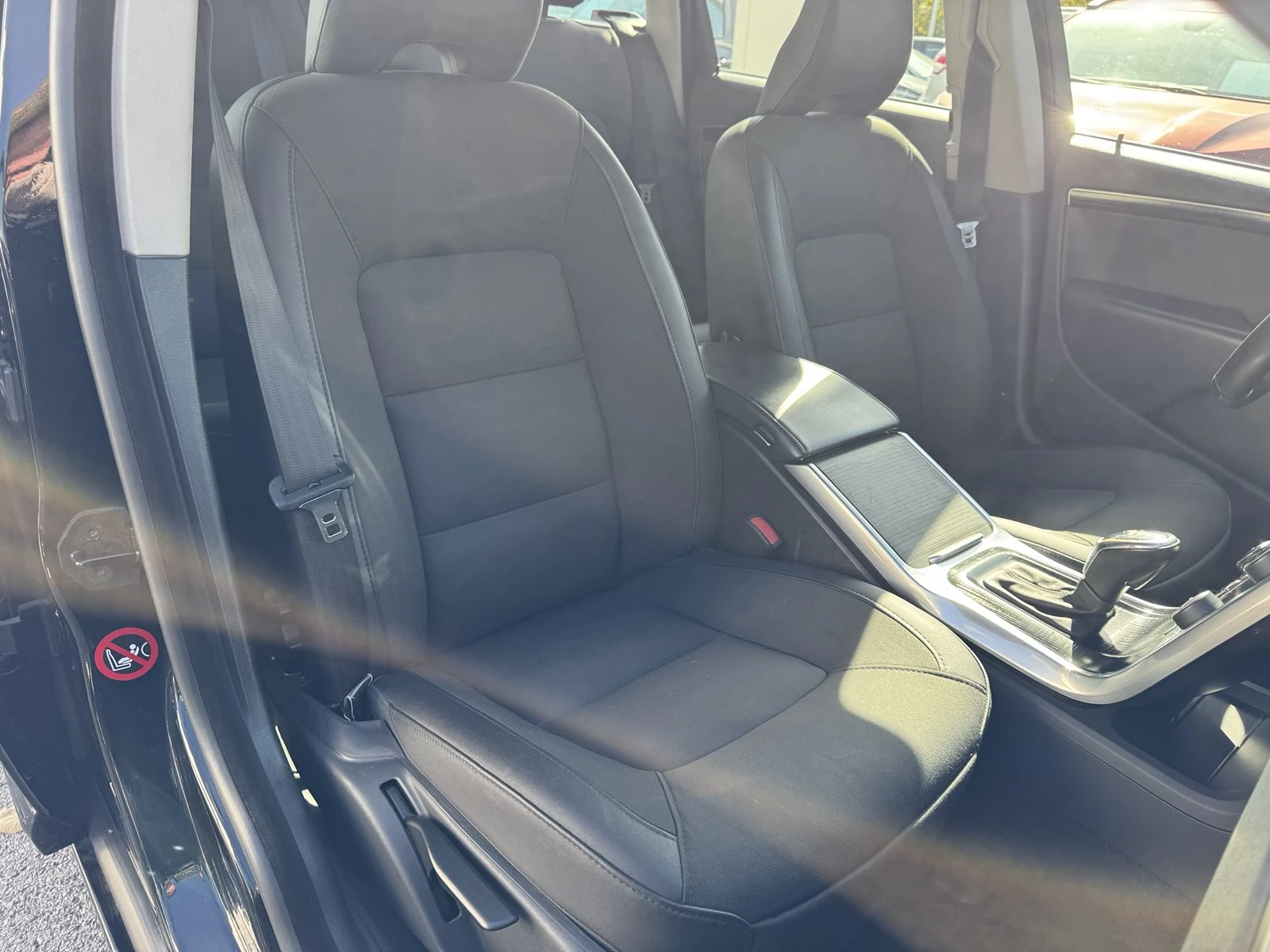 Volvo V70 D4, снимка 4 - Автомобили и джипове - 56598028
