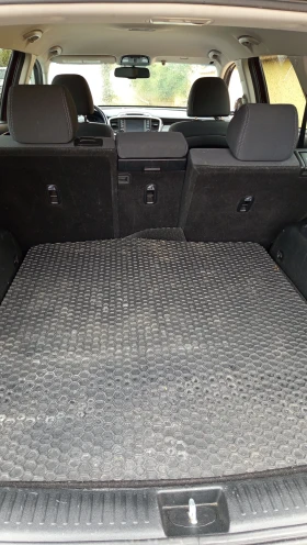 Kia Sorento 2.4 4x4 7места ФЕЙС, снимка 9