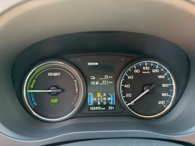 Mitsubishi Outlander PHEV, снимка 13 - Автомобили и джипове - 52845553