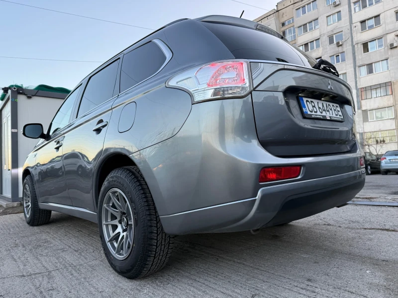 Mitsubishi Outlander PHEV, снимка 4 - Автомобили и джипове - 52845553