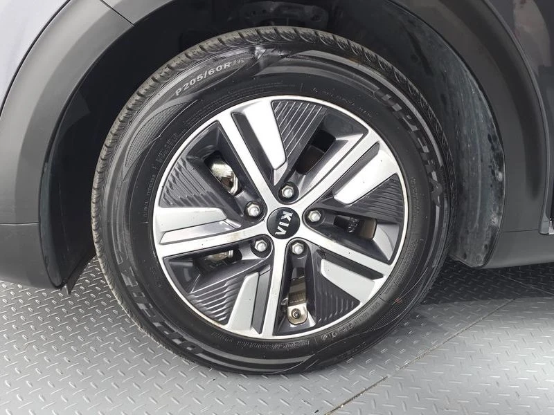 Kia Niro 1.6 Automatic, снимка 5 - Автомобили и джипове - 55880512