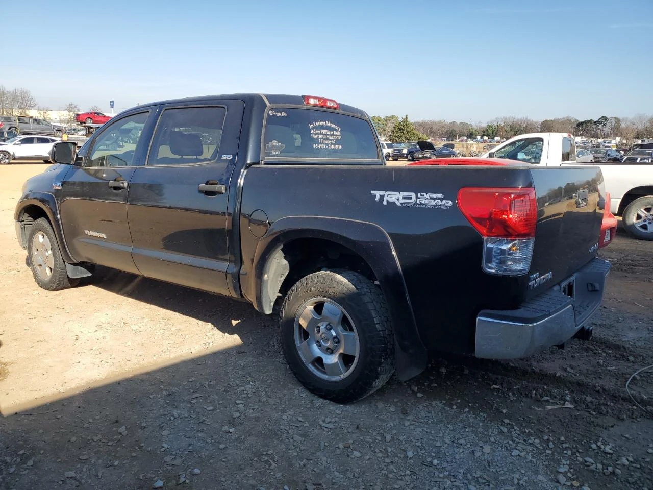 Toyota Tundra DOUBLE CAB SR5 5.7L V8 - изображение 2