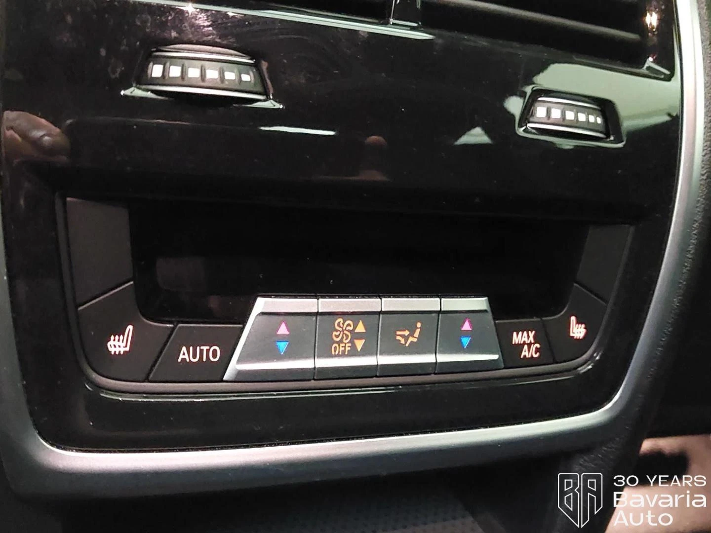 BMW X6 M60i xDrive Sportautomatic, снимка 15 - Автомобили и джипове - 55597921