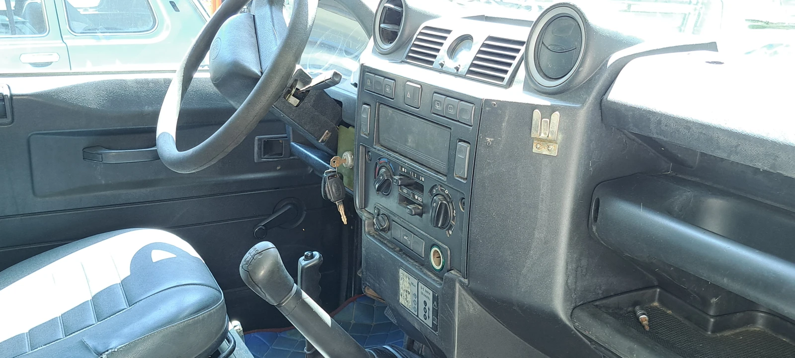 Land Rover Defender 110 , снимка 9 - Автомобили и джипове - 55641546
