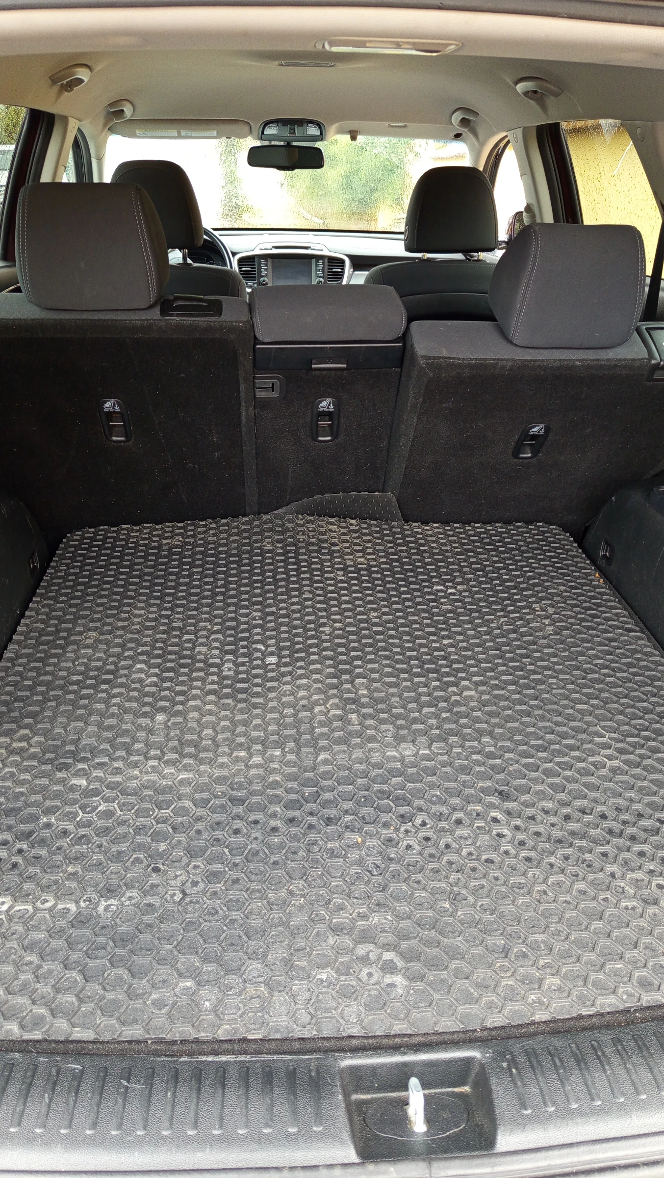 Kia Sorento 2.4 4x4 7места ФЕЙС, снимка 9 - Автомобили и джипове - 56364353