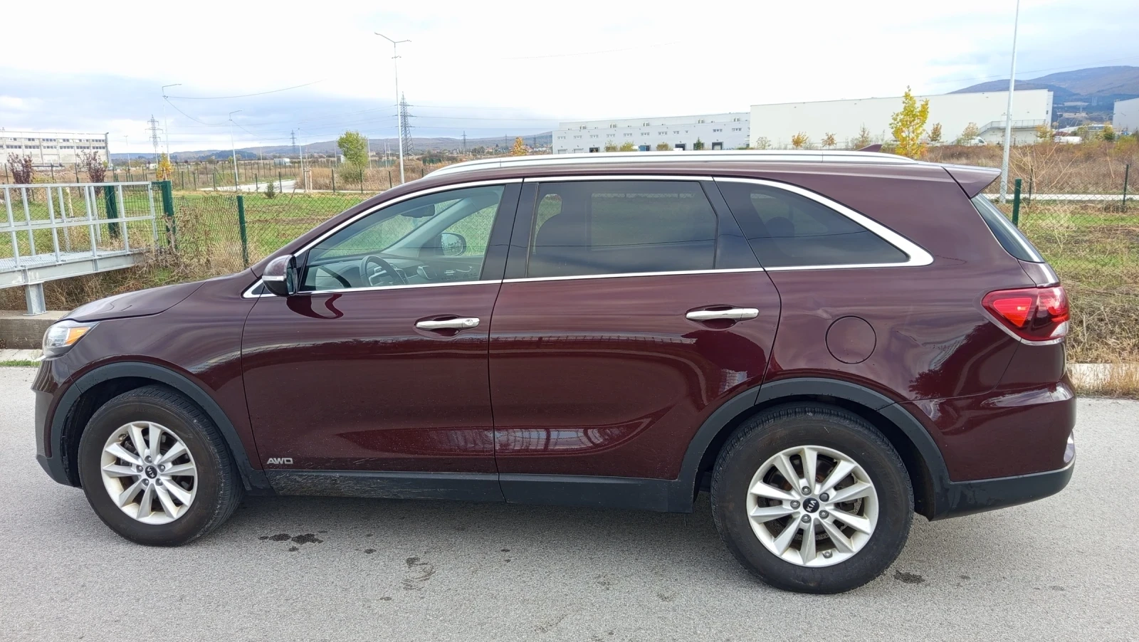 Kia Sorento 2.4 4x4 7места ФЕЙС, снимка 5 - Автомобили и джипове - 56364353