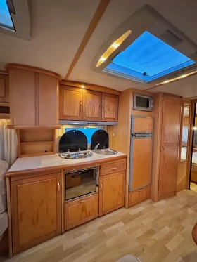 Каравана Hobby Prestige 720 / НОВ ВНОС/ СПАЛНЯ / БАНЯ И WC / РЕГ., снимка 10