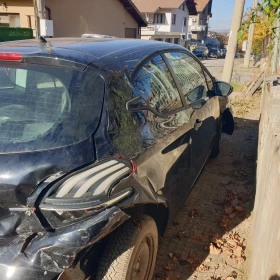 Peugeot 208 1.2 EURO6, снимка 10