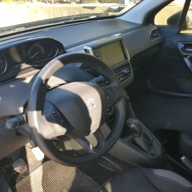 Peugeot 208 1.2 EURO6, снимка 8