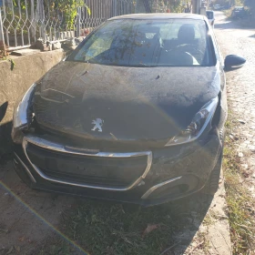 Peugeot 208 1.2 EURO6, снимка 1