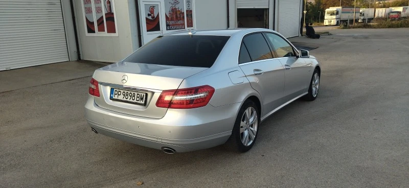 Mercedes-Benz E 350 4 MATIC , снимка 8 - Автомобили и джипове - 46796350