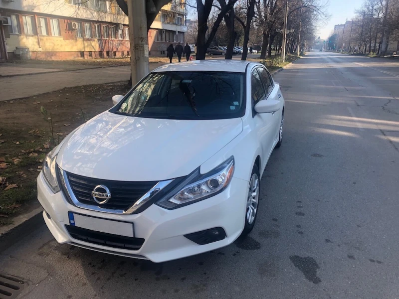 Nissan Altima, снимка 1 - Автомобили и джипове - 46981012