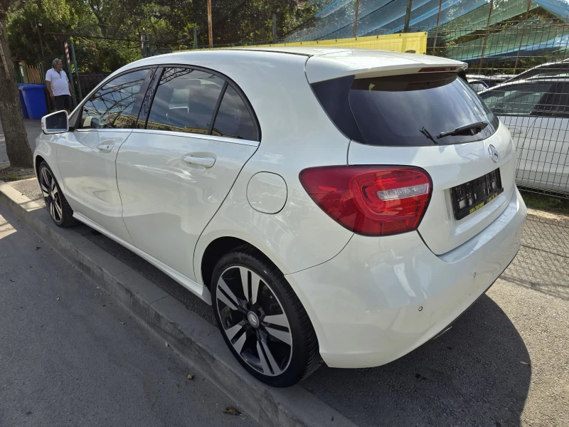 Mercedes-Benz A 180 AMG/LED, снимка 4 - Автомобили и джипове - 47355527