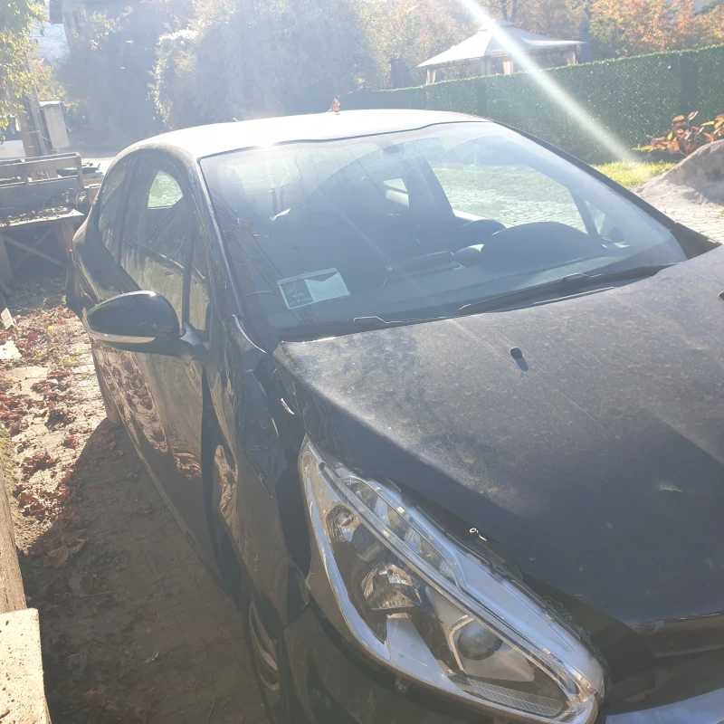 Peugeot 208 1.2 EURO6, снимка 5 - Автомобили и джипове - 47866453