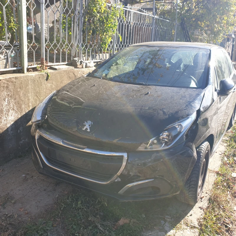 Peugeot 208 1.2 EURO6, снимка 14 - Автомобили и джипове - 47866453