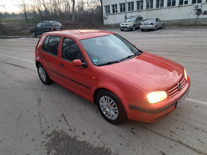 VW Golf 1.6, снимка 4 - Автомобили и джипове - 48514547