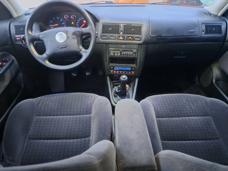 VW Golf 1.6, снимка 9 - Автомобили и джипове - 48514547