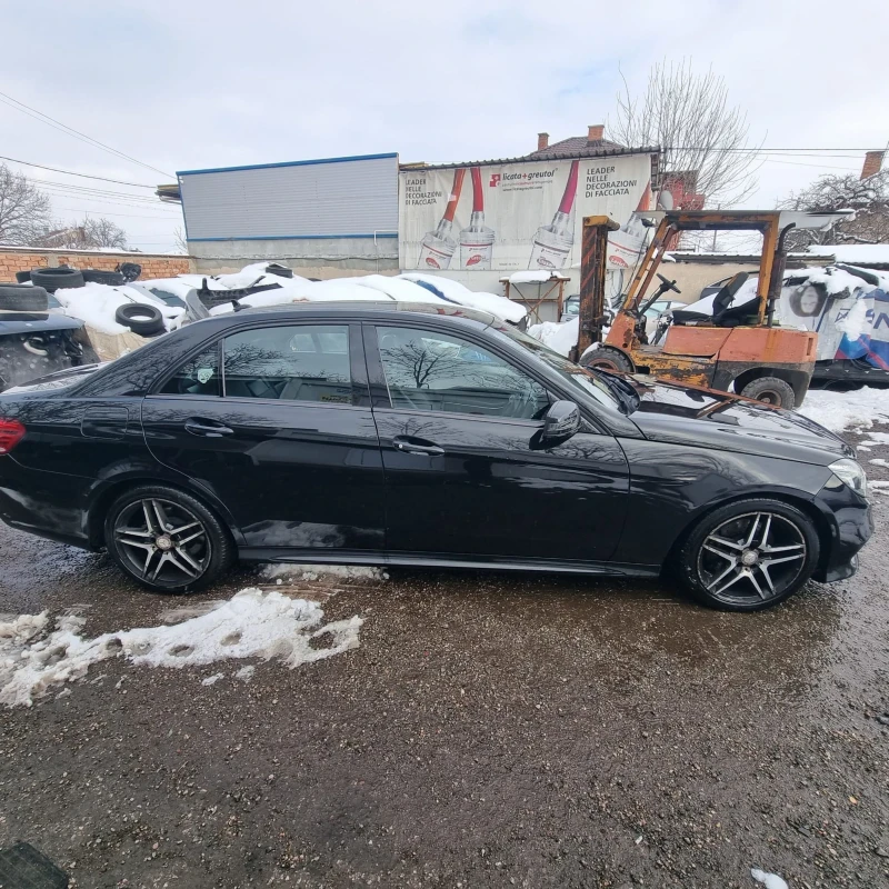 Mercedes-Benz E 220 AMG packet , снимка 4 - Автомобили и джипове - 49183657