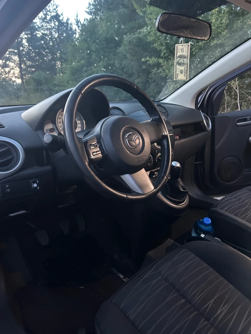 Mazda 2, снимка 9 - Автомобили и джипове - 49531141