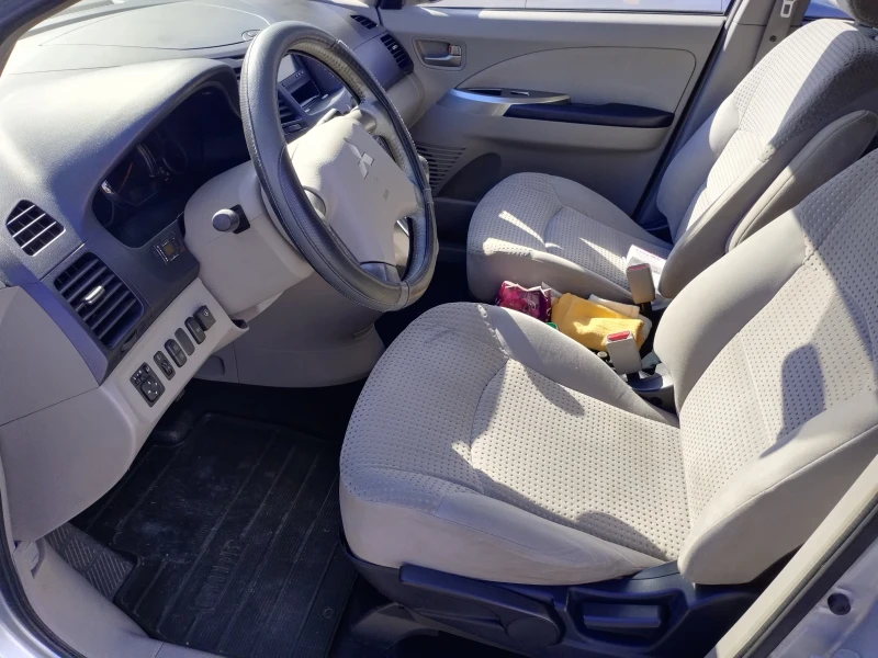 Mitsubishi Grandis, снимка 8 - Автомобили и джипове - 52679552