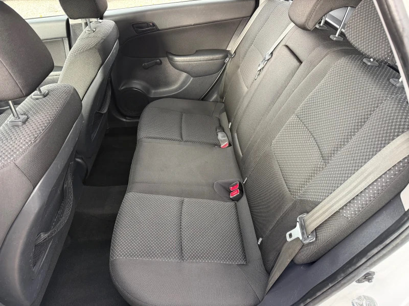 Hyundai I30 1.6diesel* 90h.p* НОВ ВНОС СЕР.КНИЖКА, снимка 8 - Автомобили и джипове - 52178916