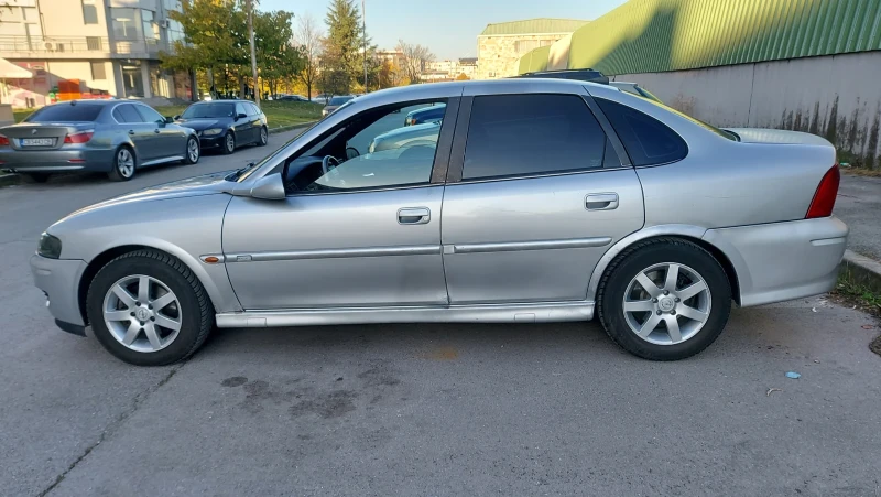 Opel Vectra 2.2 DTI, снимка 2 - Автомобили и джипове - 52282465