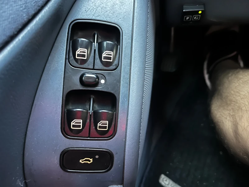 Mercedes-Benz C 200, снимка 13 - Автомобили и джипове - 52722568