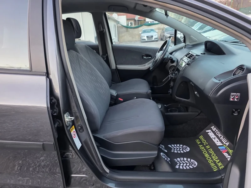 Toyota Yaris 1.4D4D 90K.C. / АВТОМАТИК / КЛИМАТИК / , снимка 9 - Автомобили и джипове - 52647021