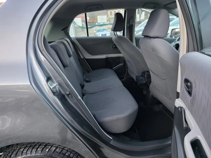 Toyota Yaris 1.4D4D 90K.C. / АВТОМАТИК / КЛИМАТИК / , снимка 8 - Автомобили и джипове - 52647021
