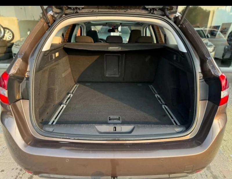 Peugeot 308 1.2 бензин турбо 131к.с, снимка 12 - Автомобили и джипове - 52728375