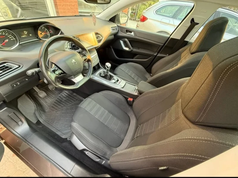 Peugeot 308 1.2 бензин турбо 131к.с, снимка 4 - Автомобили и джипове - 52728375