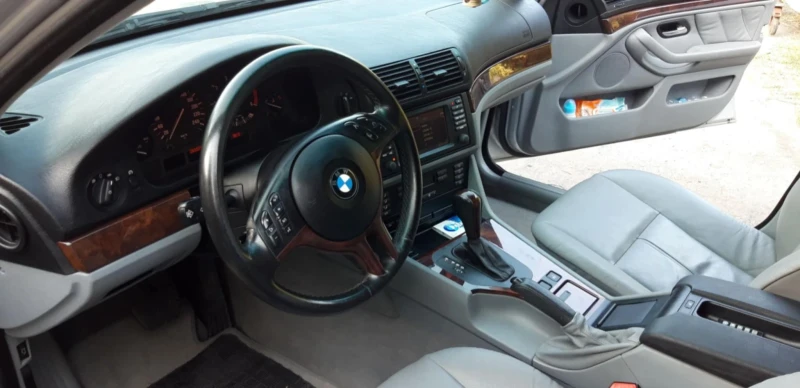 BMW 530, снимка 4 - Автомобили и джипове - 52818481